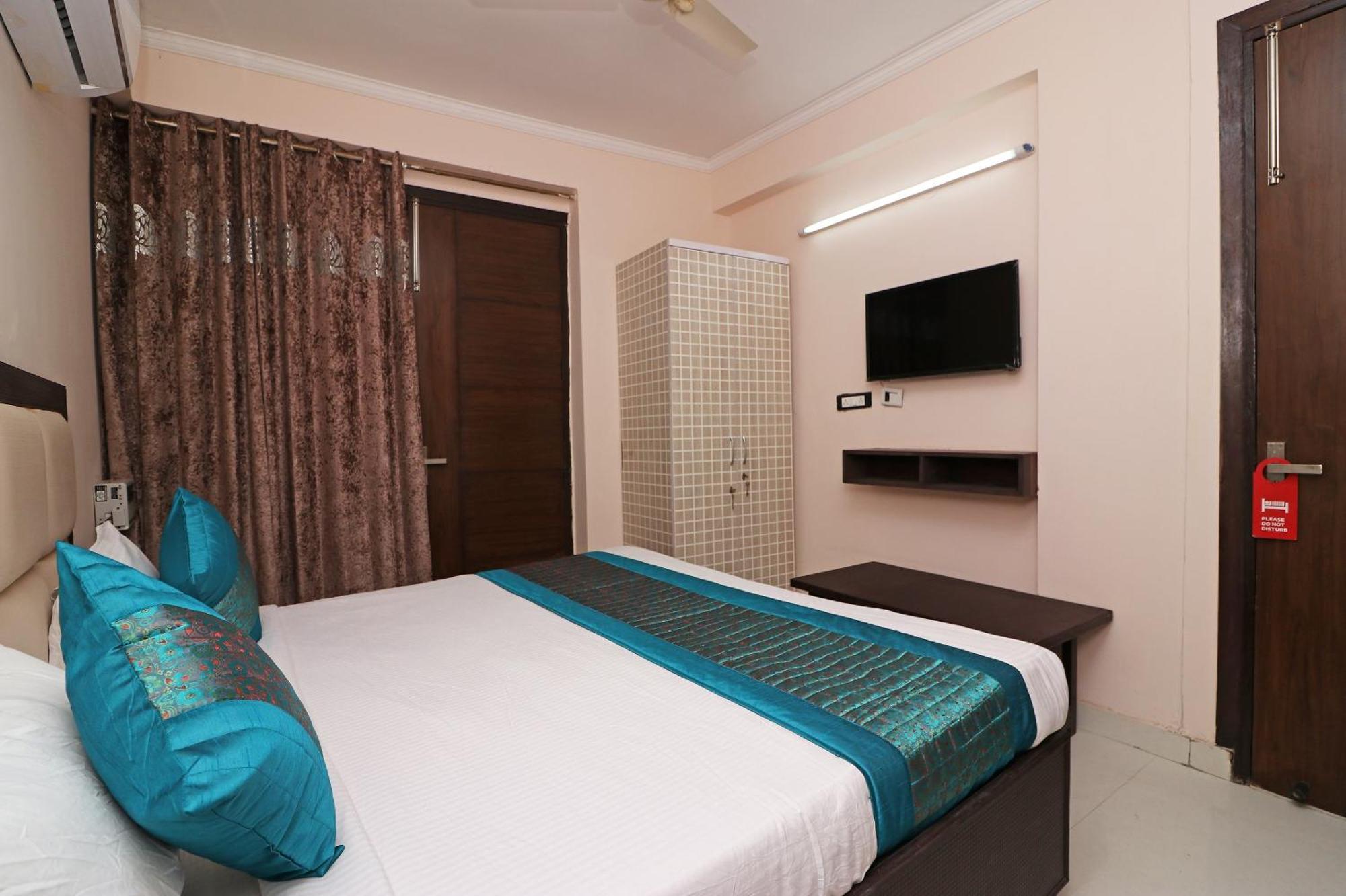 Hotel O Avalon Palace Nuova Delhi Esterno foto